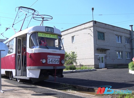 В Волгограде меняют старые рельсы на линии скоростного трамвая